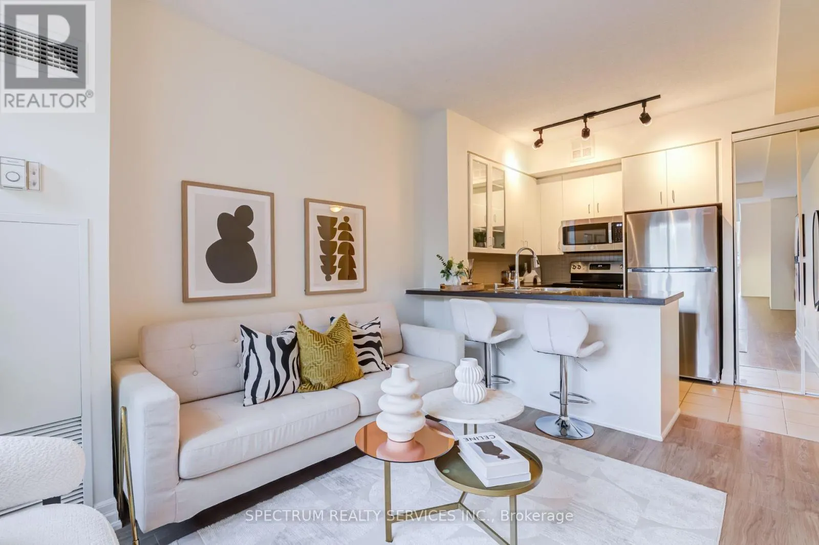 301 - 70 ALEXANDER STREET