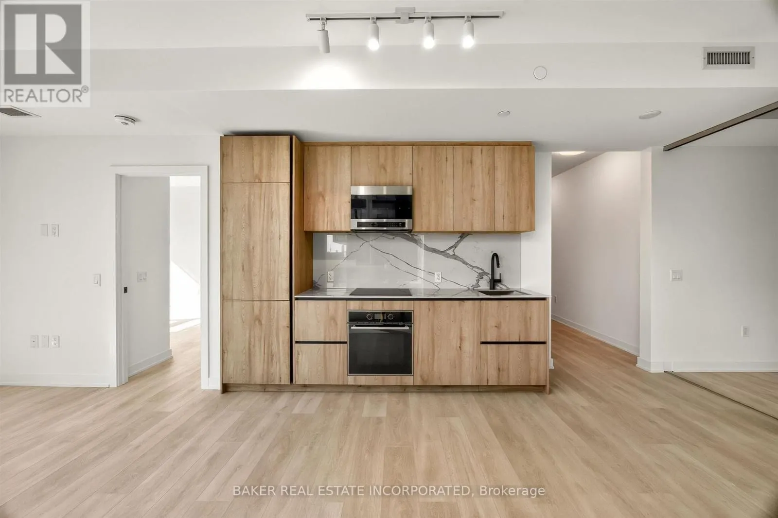 3502 - 117 BROADWAY AVENUE