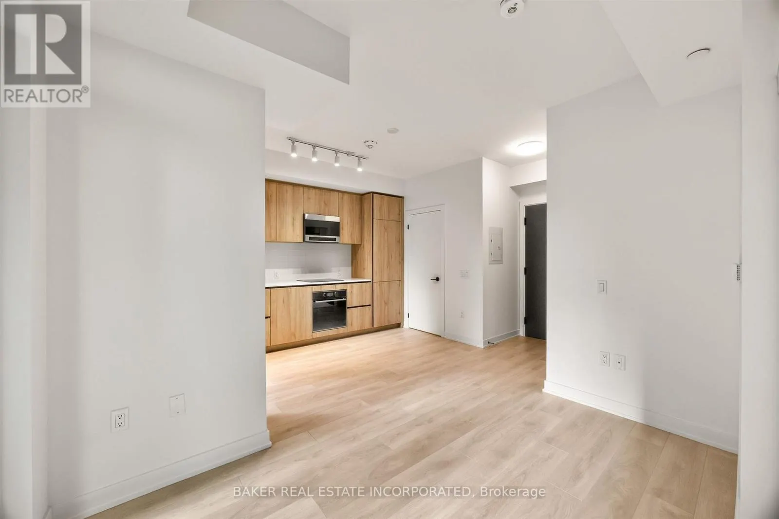 2303 - 117 BROADWAY AVENUE