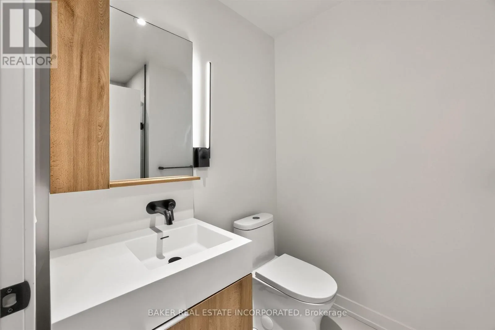 2909 - 127 BROADWAY AVENUE