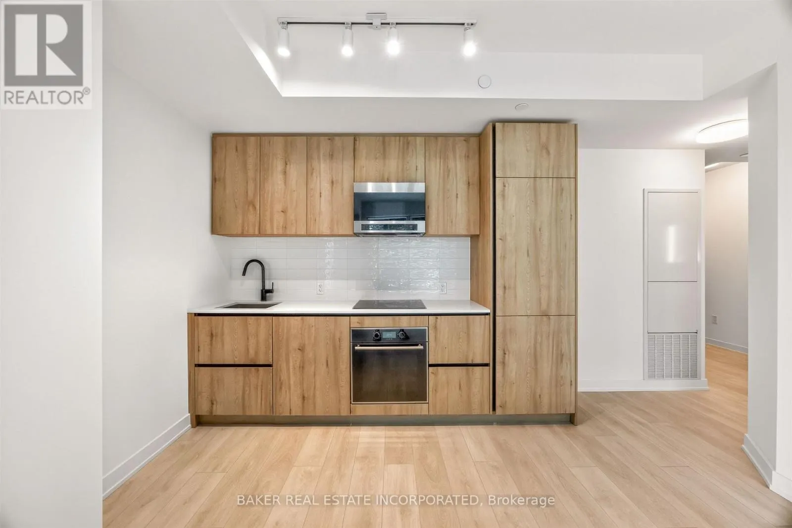 2909 - 127 BROADWAY AVENUE