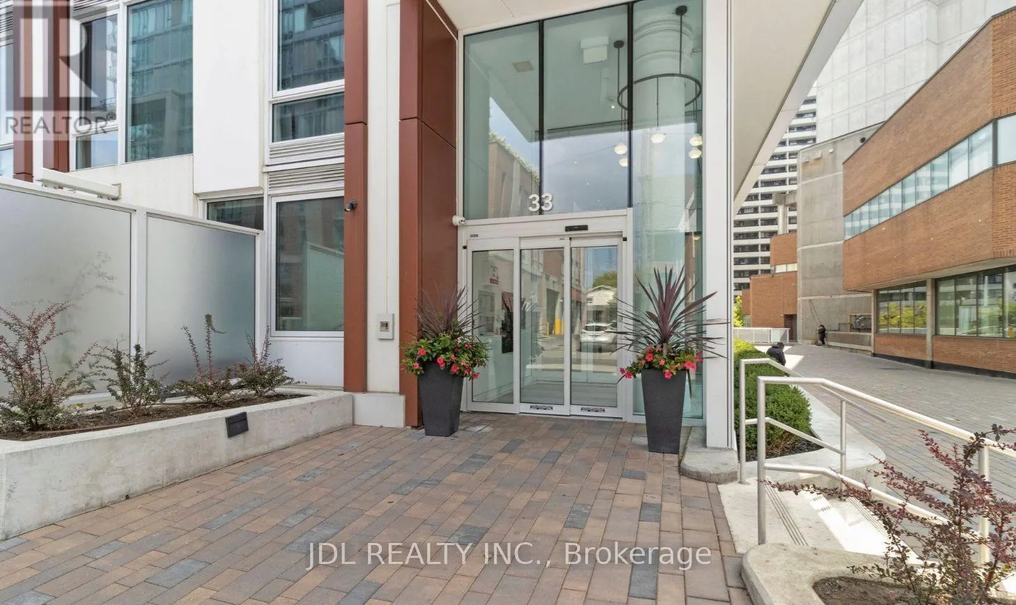 2007 - 33 HELENDALE AVENUE