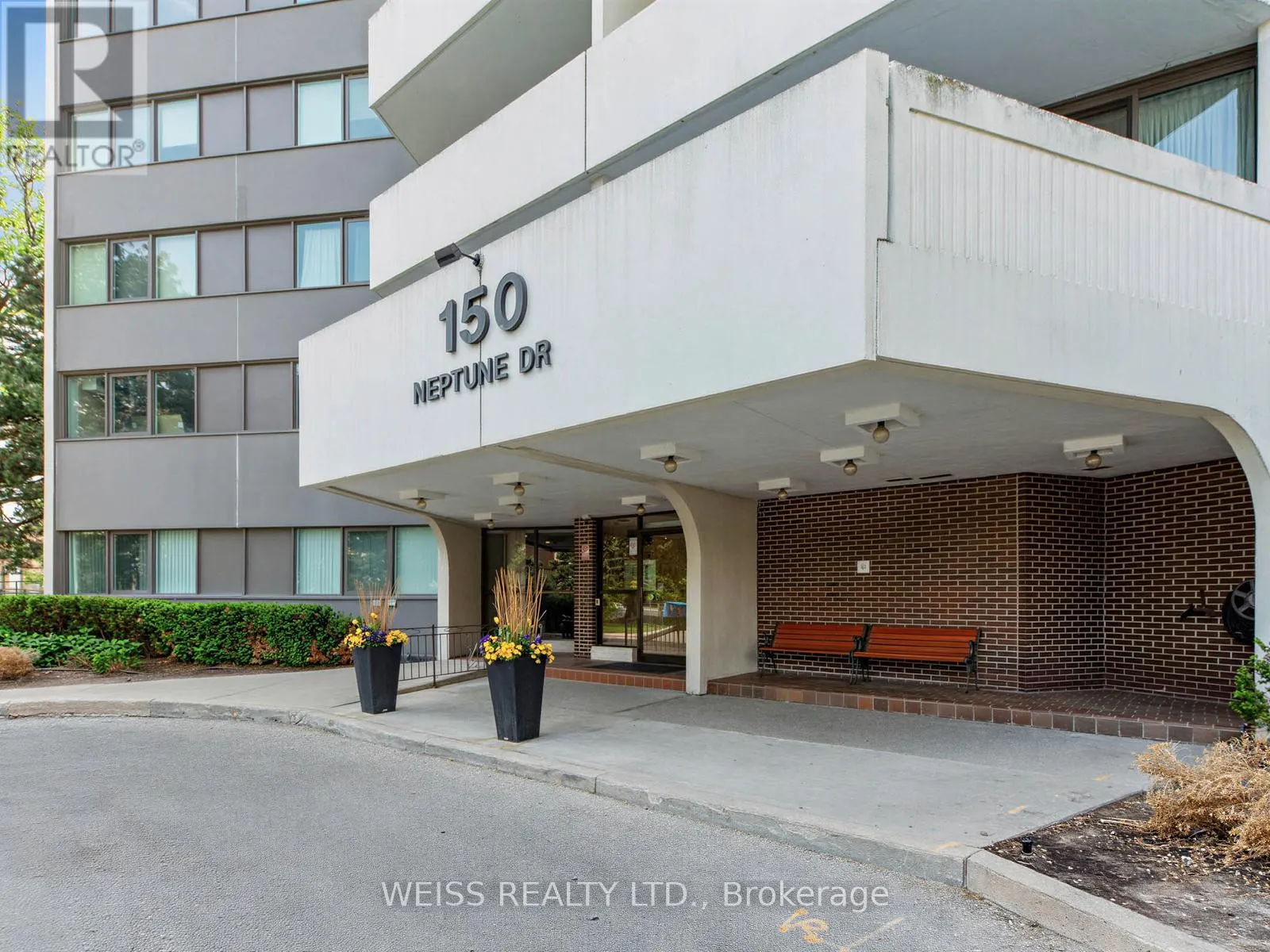 202 - 150 NEPTUNE DRIVE