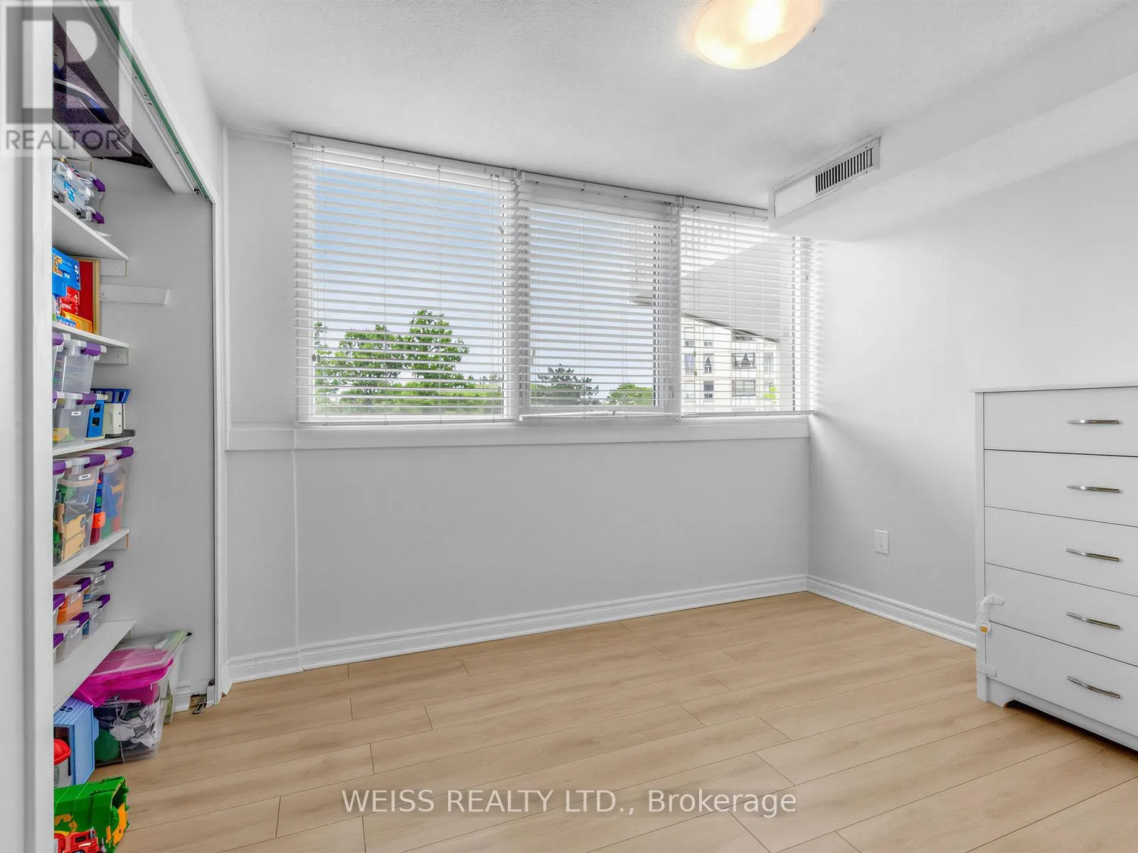 202 - 150 NEPTUNE DRIVE