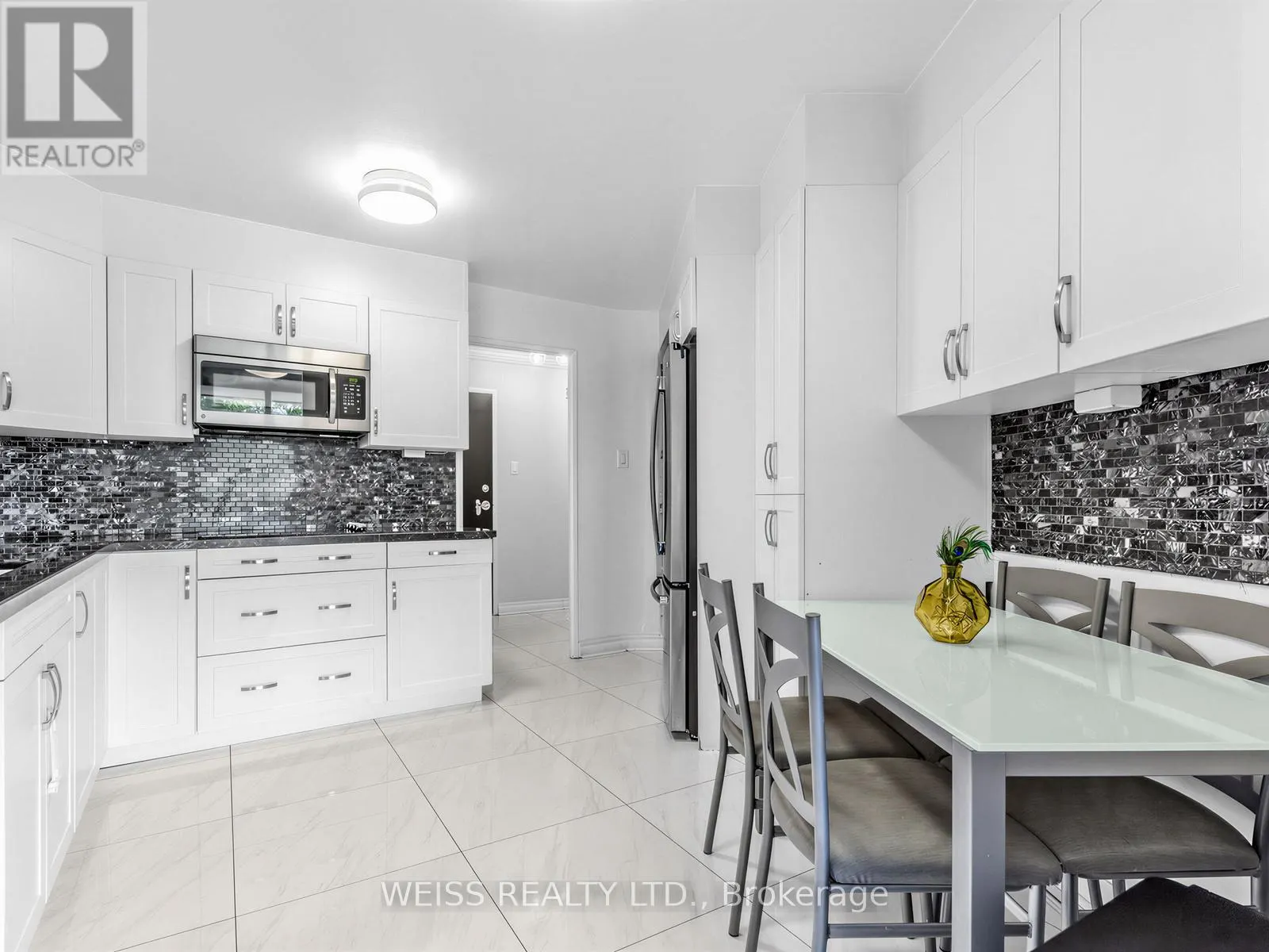 202 - 150 NEPTUNE DRIVE