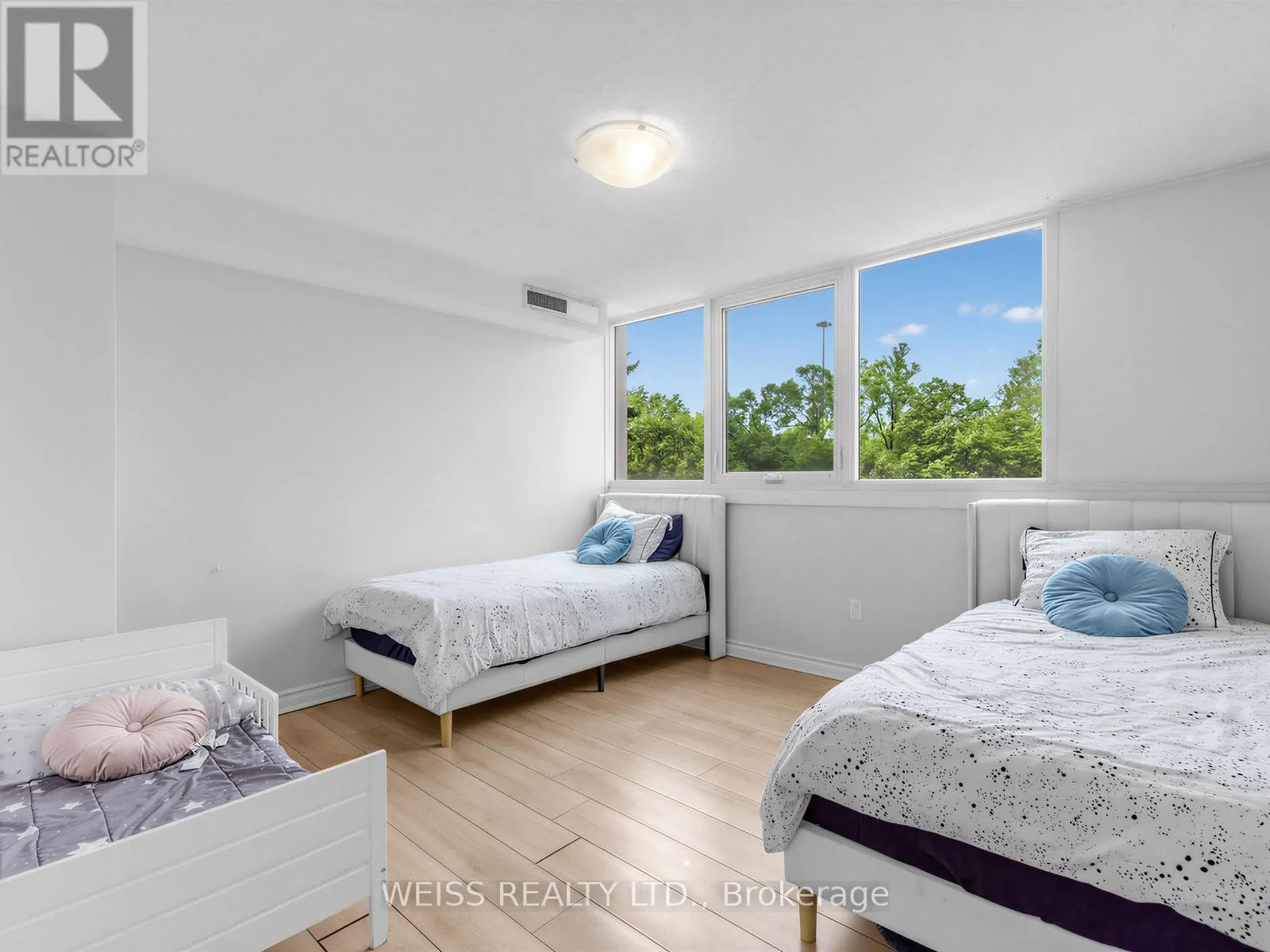 202 - 150 NEPTUNE DRIVE