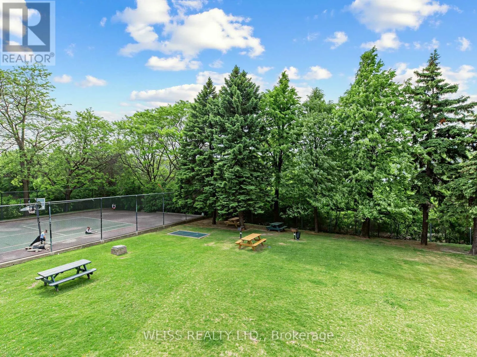 202 - 150 NEPTUNE DRIVE