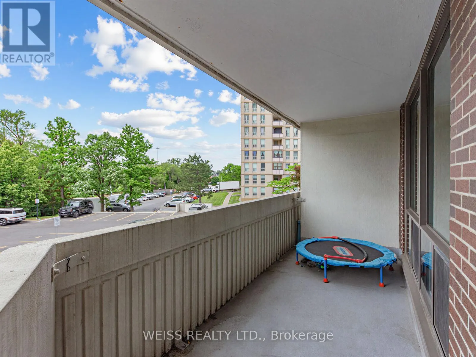 202 - 150 NEPTUNE DRIVE