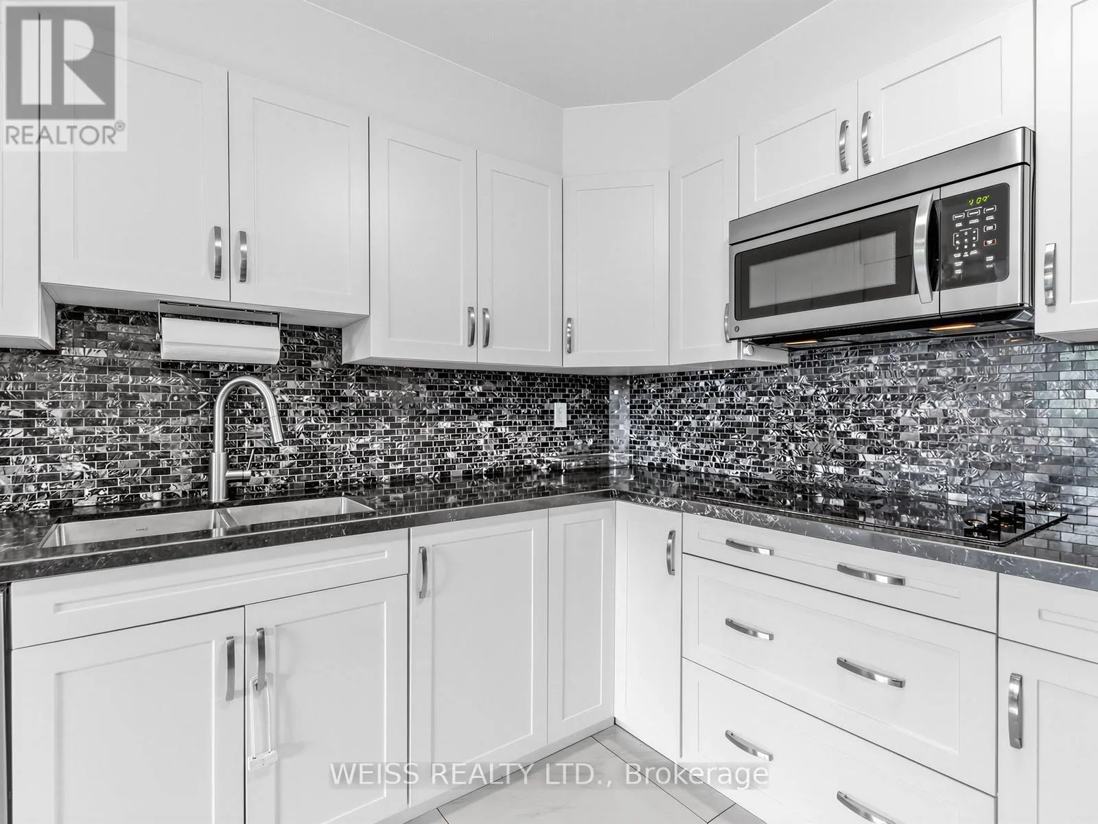 202 - 150 NEPTUNE DRIVE