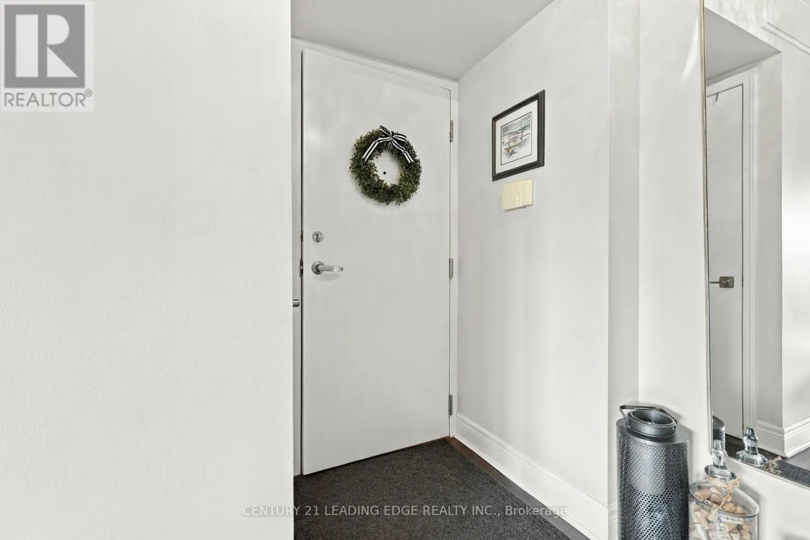 612 - 119 MERTON STREET