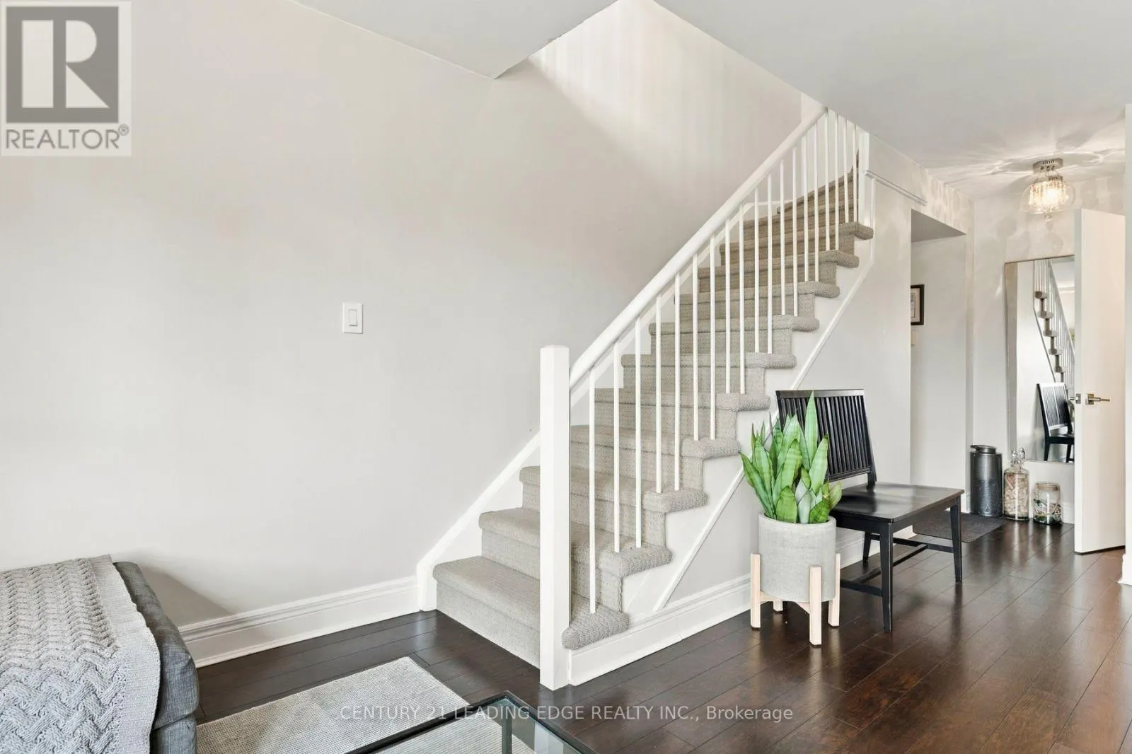 612 - 119 MERTON STREET