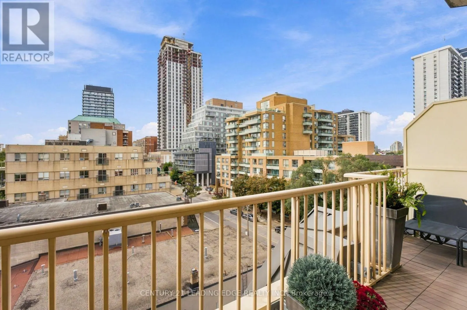 612 - 119 MERTON STREET
