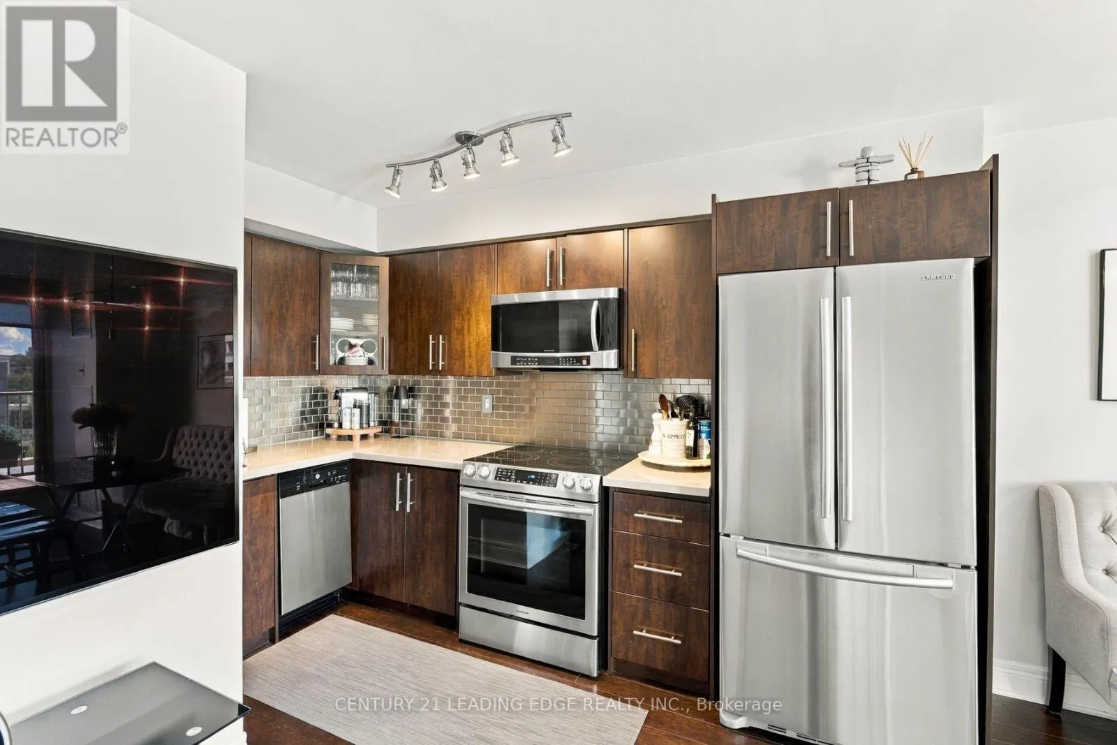 612 - 119 MERTON STREET