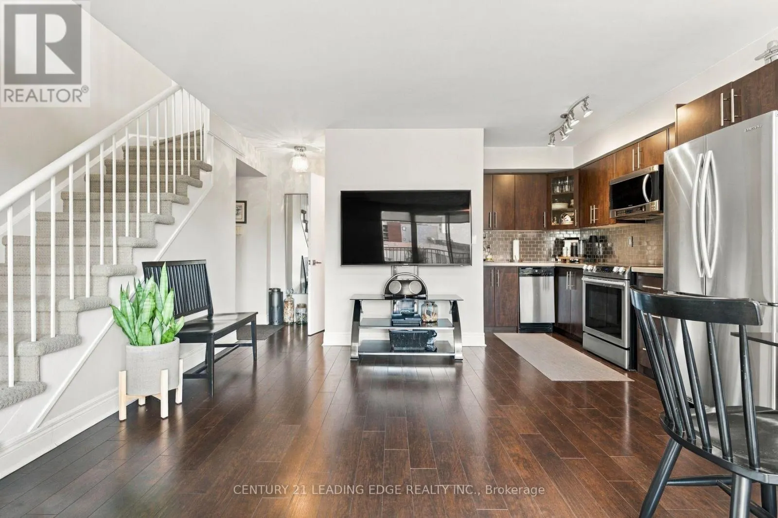 612 - 119 MERTON STREET