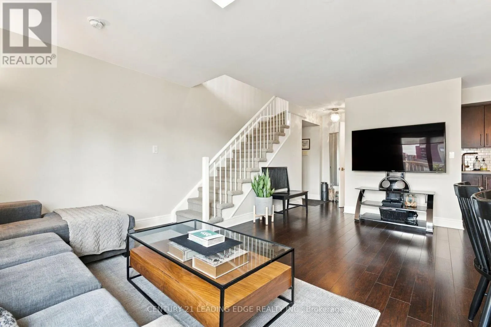 612 - 119 MERTON STREET