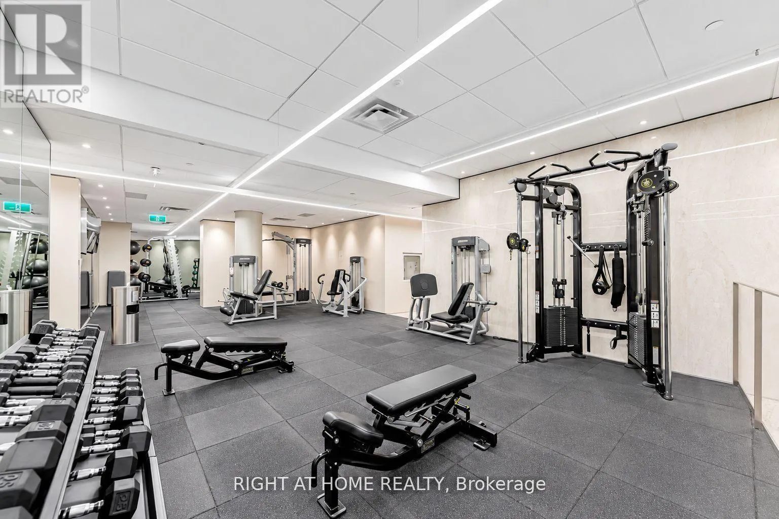 2111 - 1001 BAY STREET