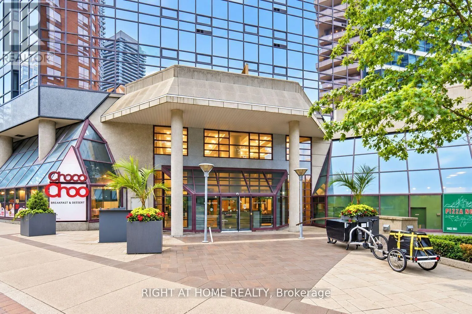 2111 - 1001 BAY STREET