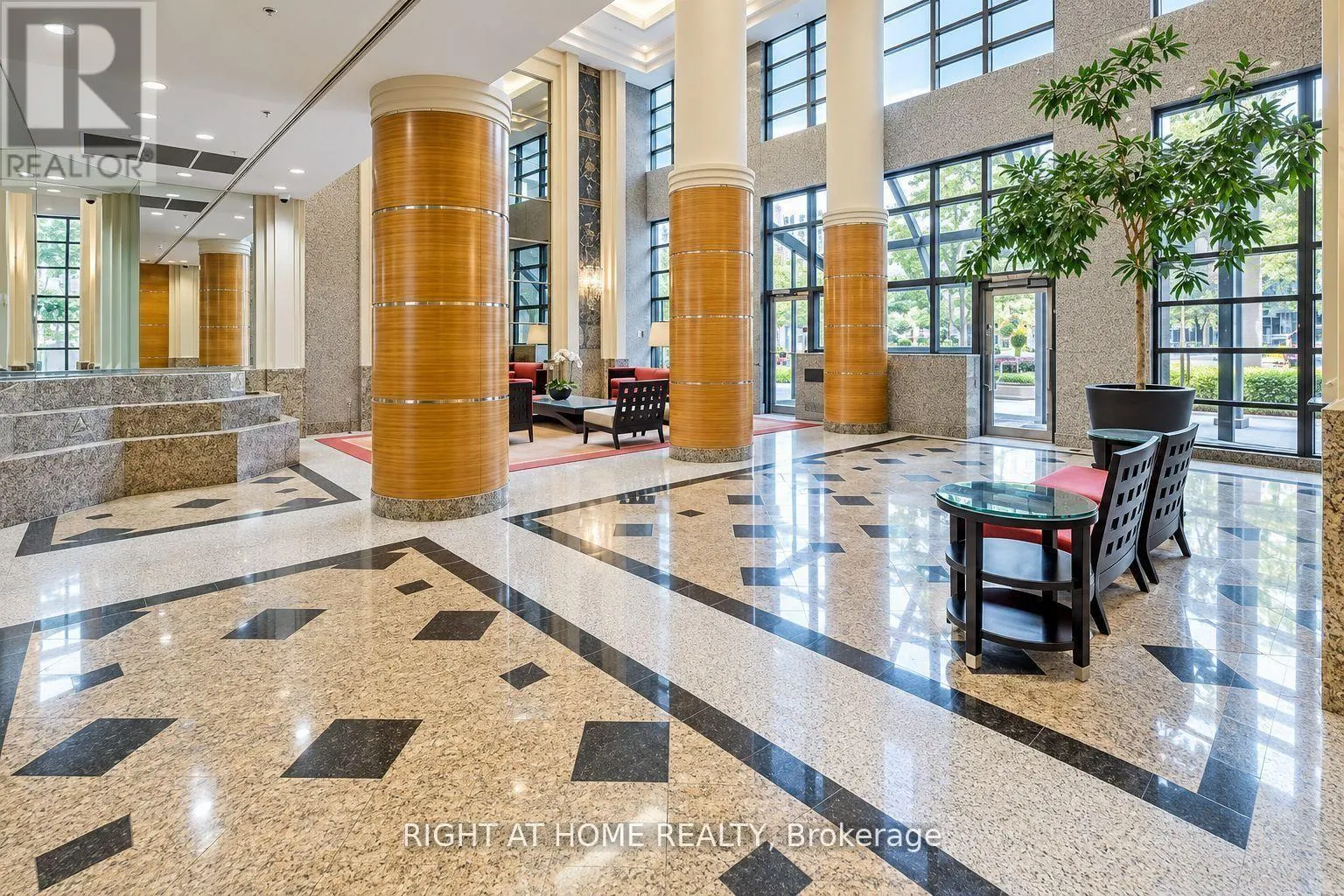 2111 - 1001 BAY STREET