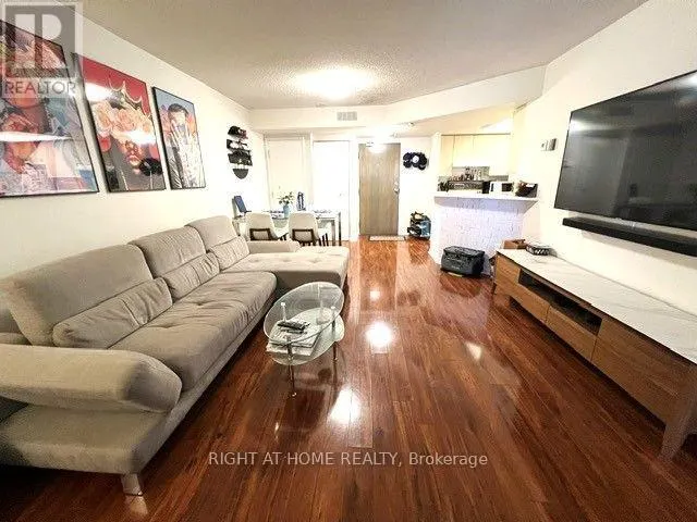 2111 - 1001 BAY STREET