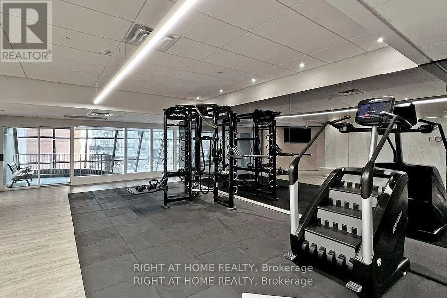 2111 - 1001 BAY STREET