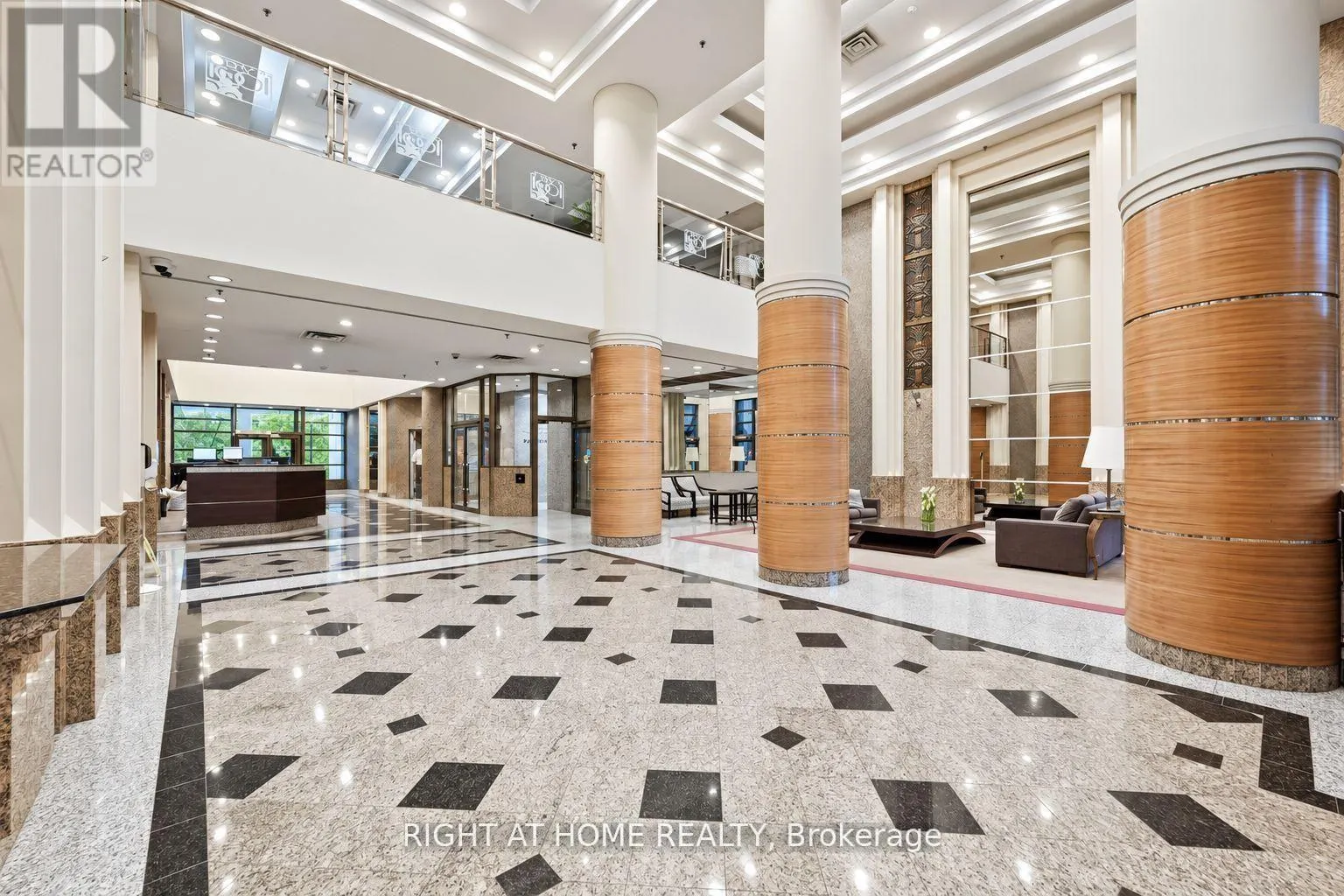 2111 - 1001 BAY STREET