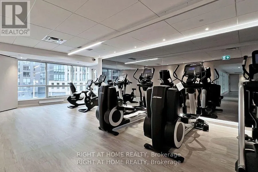 2111 - 1001 BAY STREET