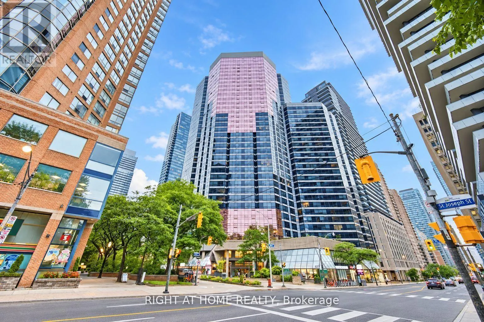 2111 - 1001 BAY STREET
