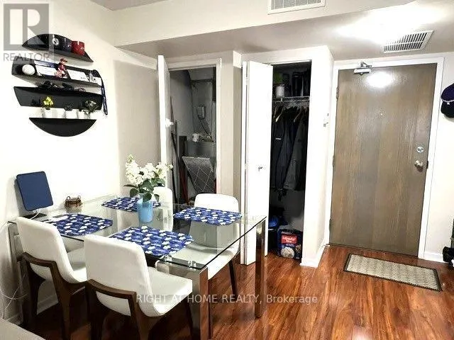 2111 - 1001 BAY STREET