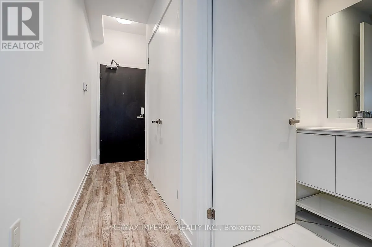710 - 77 SHUTER STREET