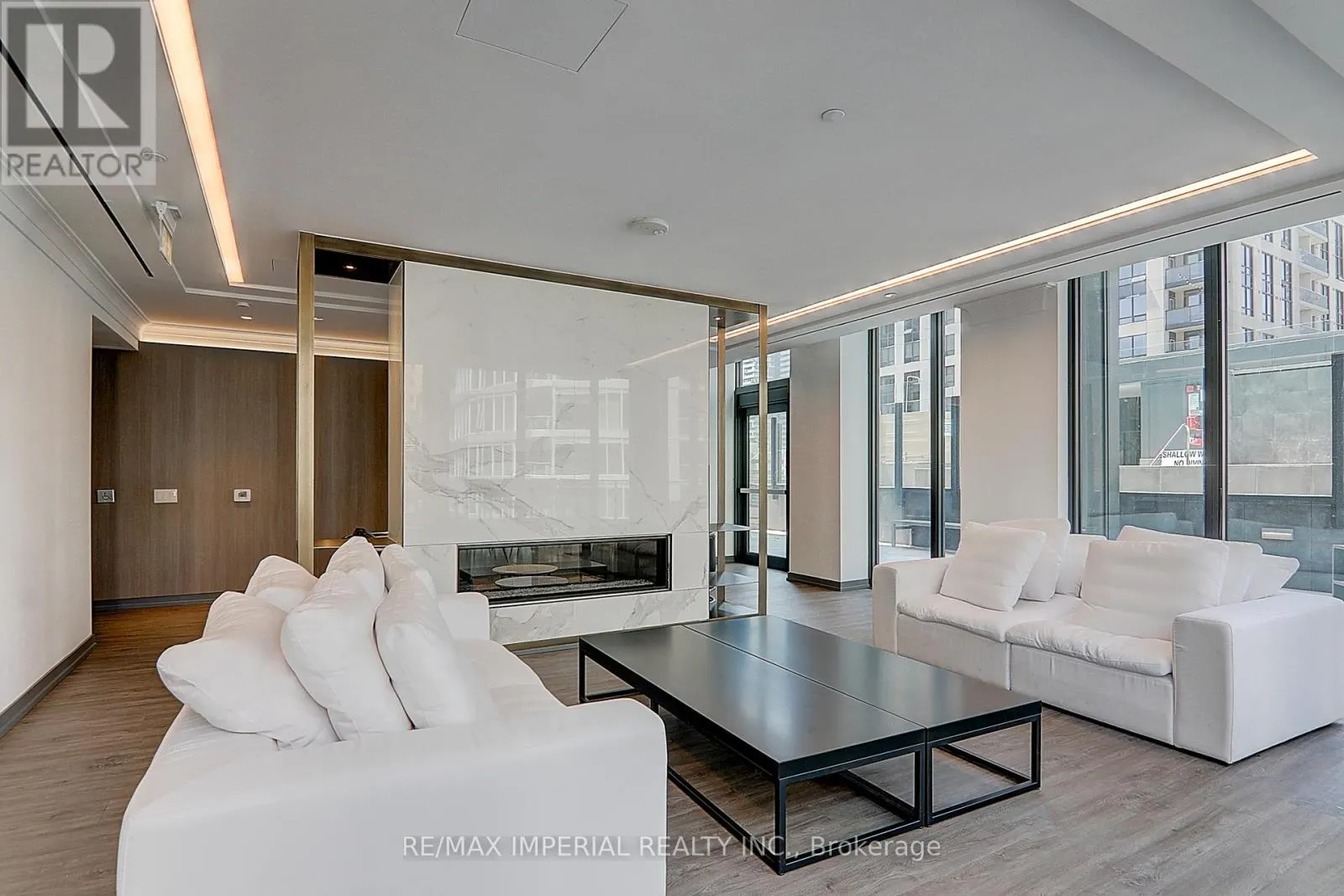 710 - 77 SHUTER STREET
