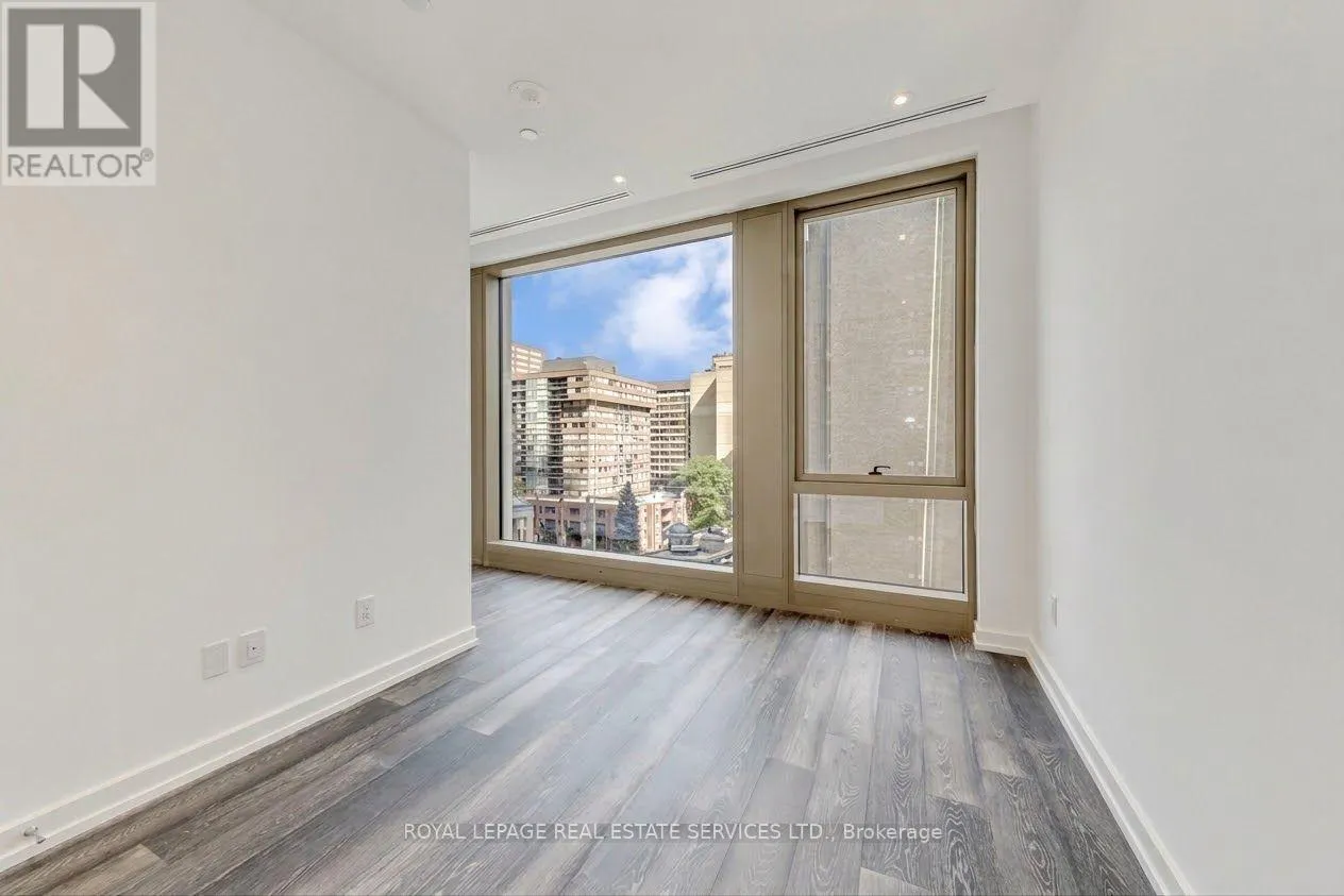 806 - 1315 BAY STREET