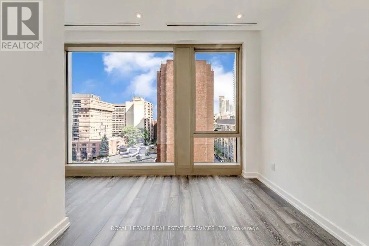 806 - 1315 BAY STREET