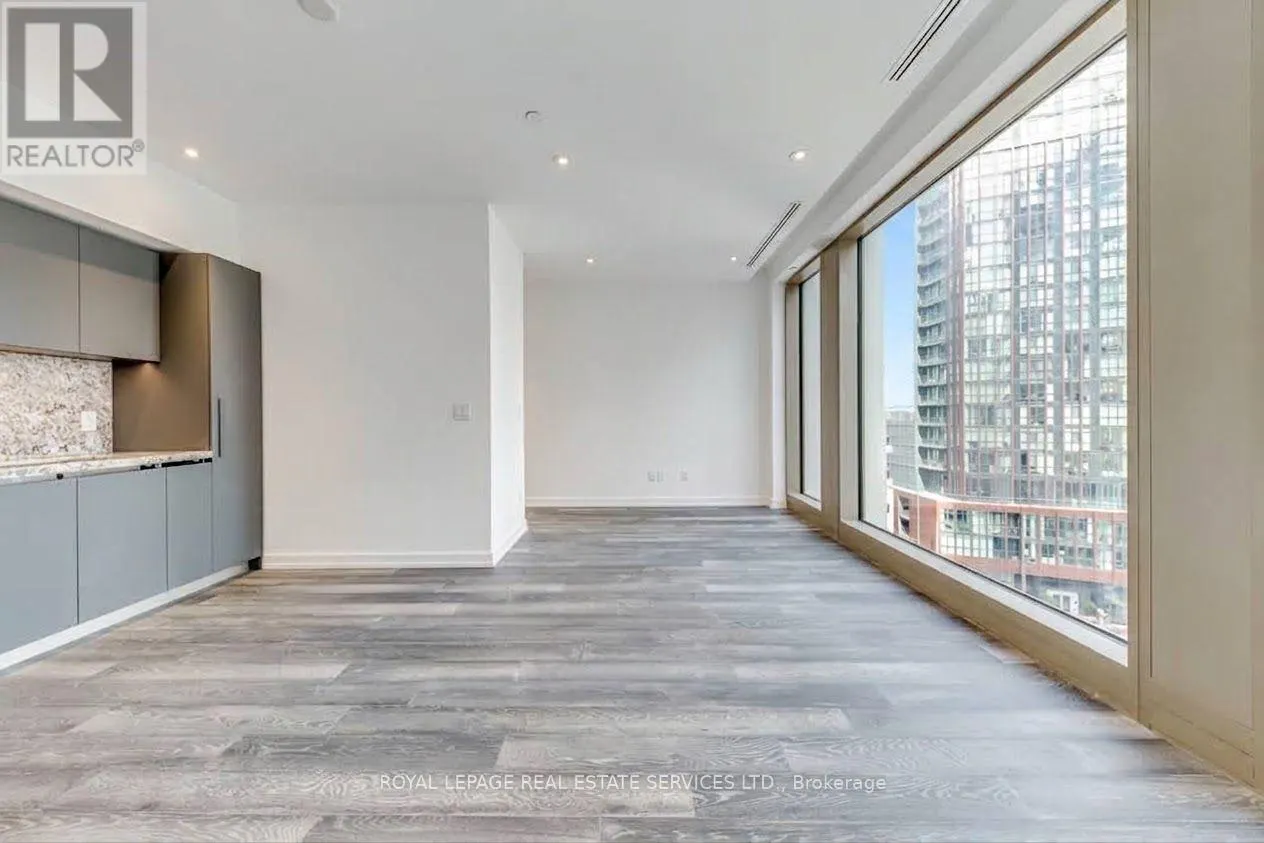 806 - 1315 BAY STREET