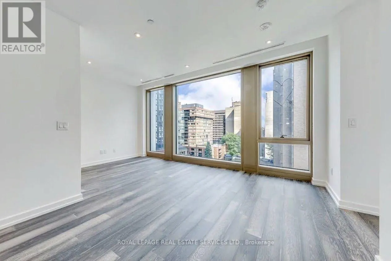806 - 1315 BAY STREET