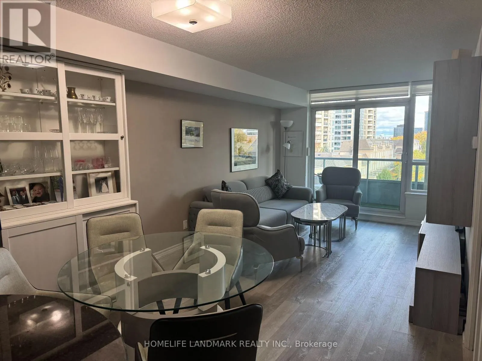 # 405 - 17 BARBERRY PLACE