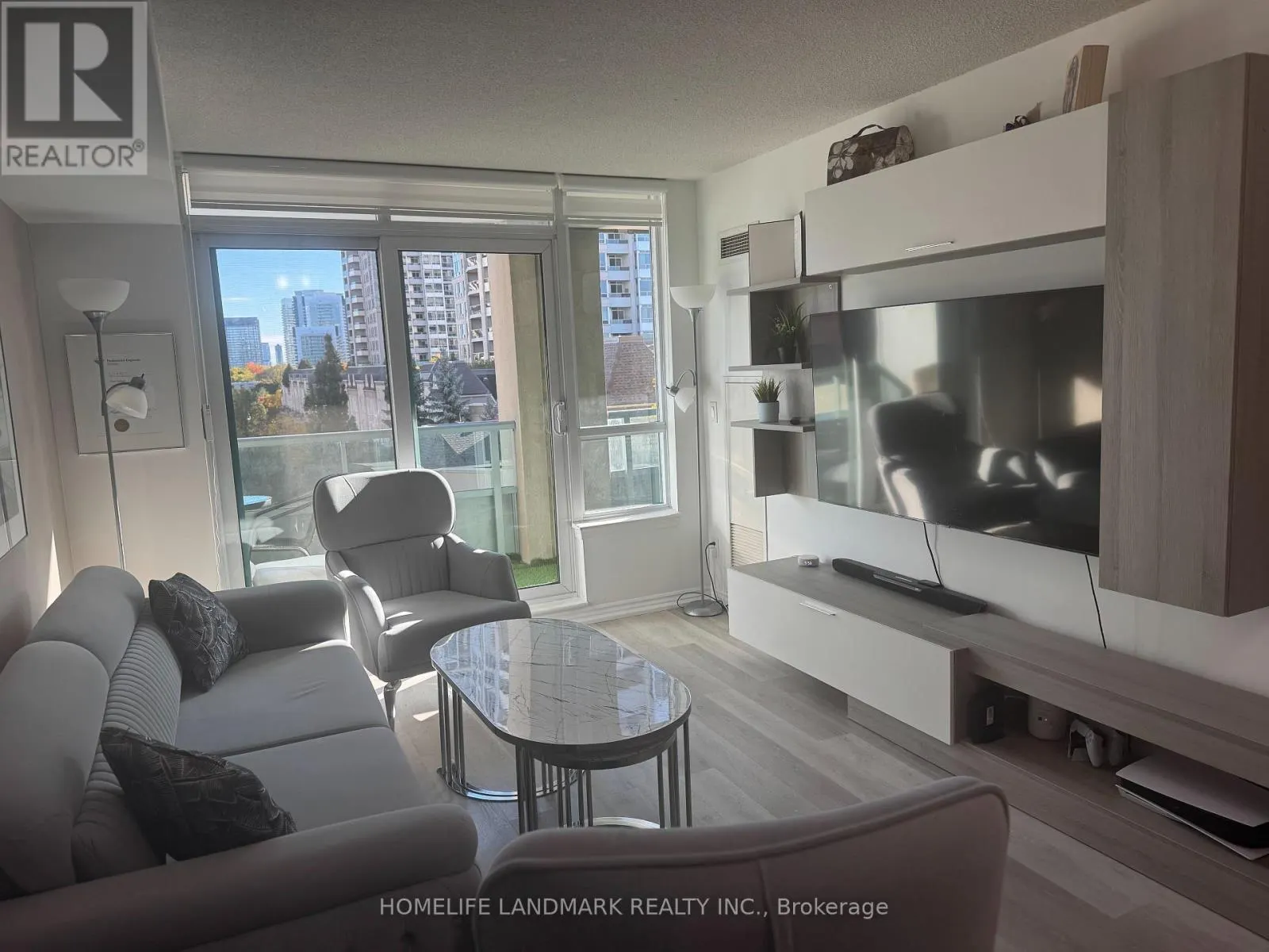 # 405 - 17 BARBERRY PLACE