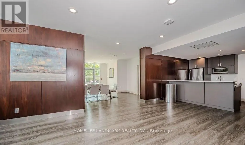 # 405 - 17 BARBERRY PLACE