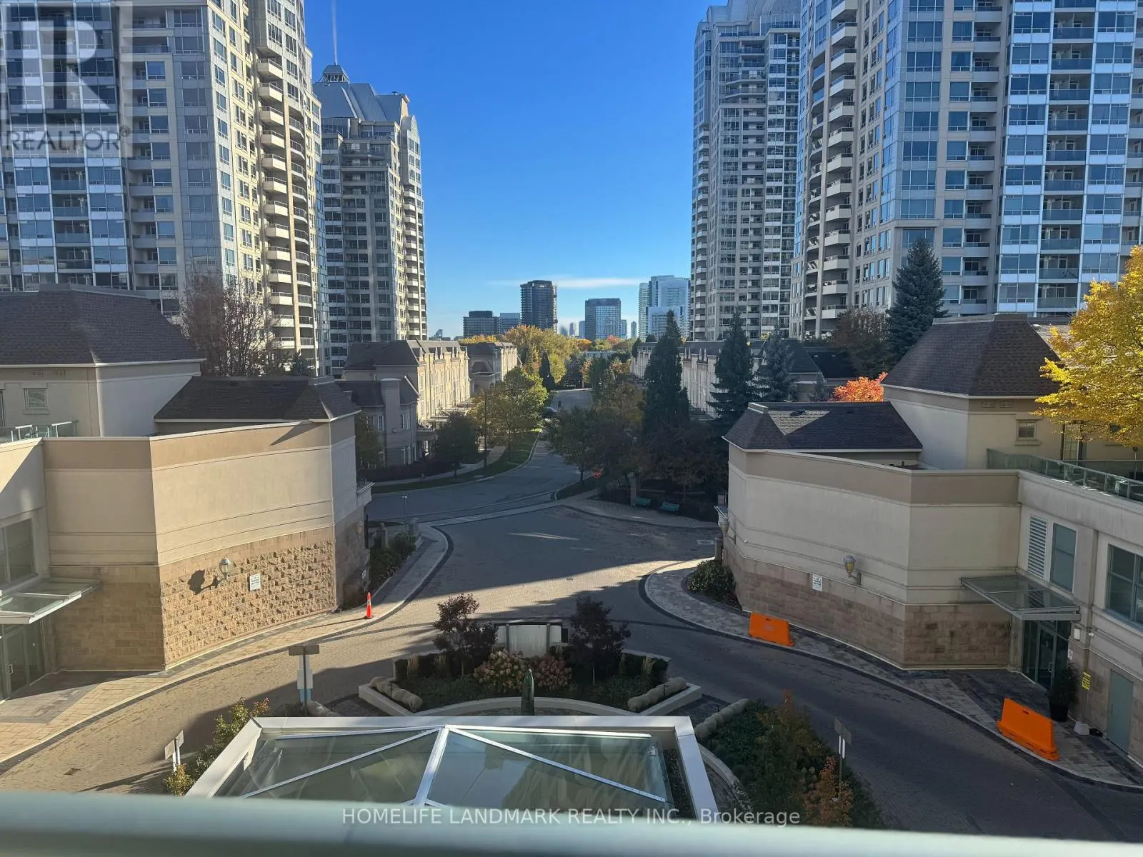 # 405 - 17 BARBERRY PLACE