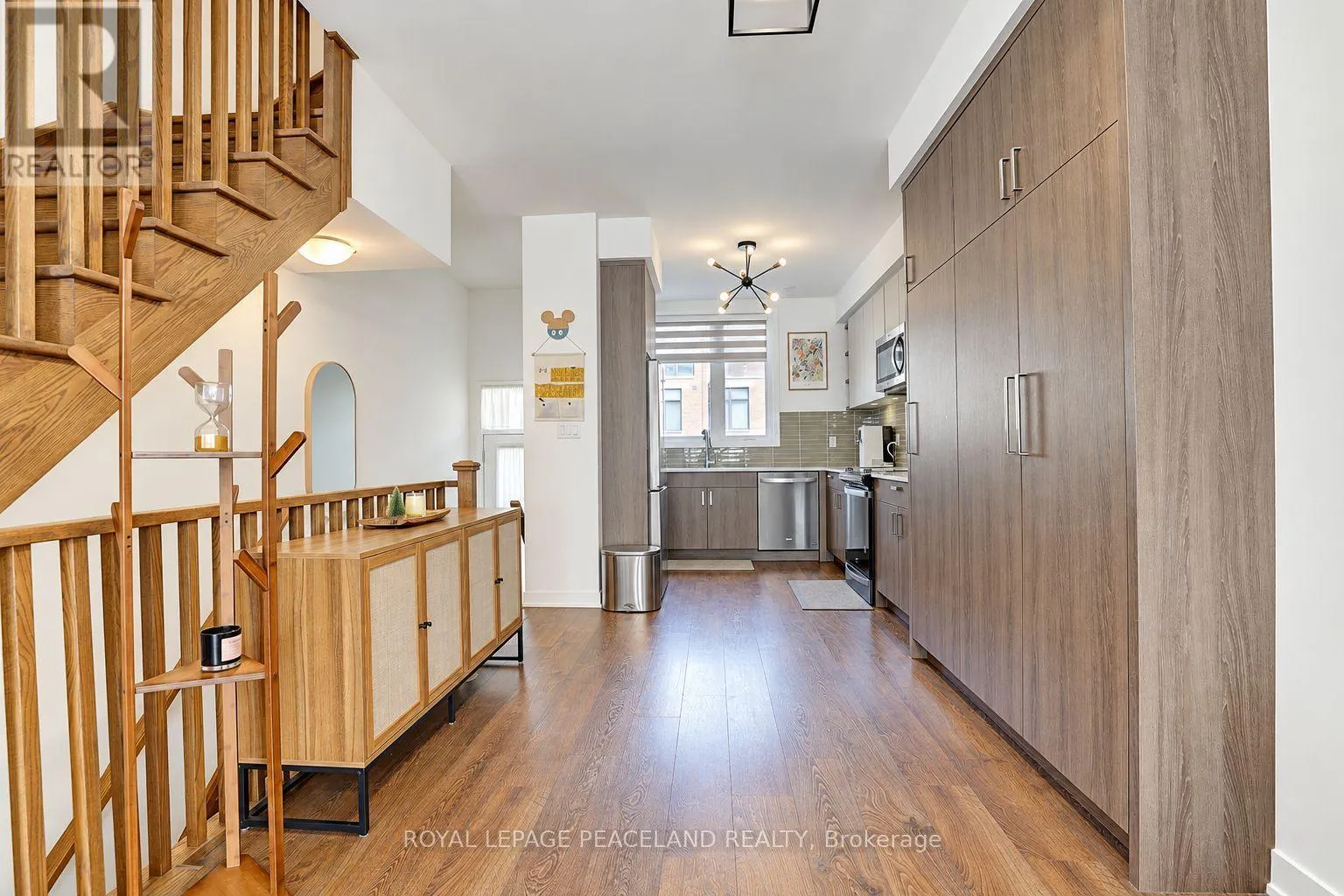 127 GREEN GARDENS BOULEVARD