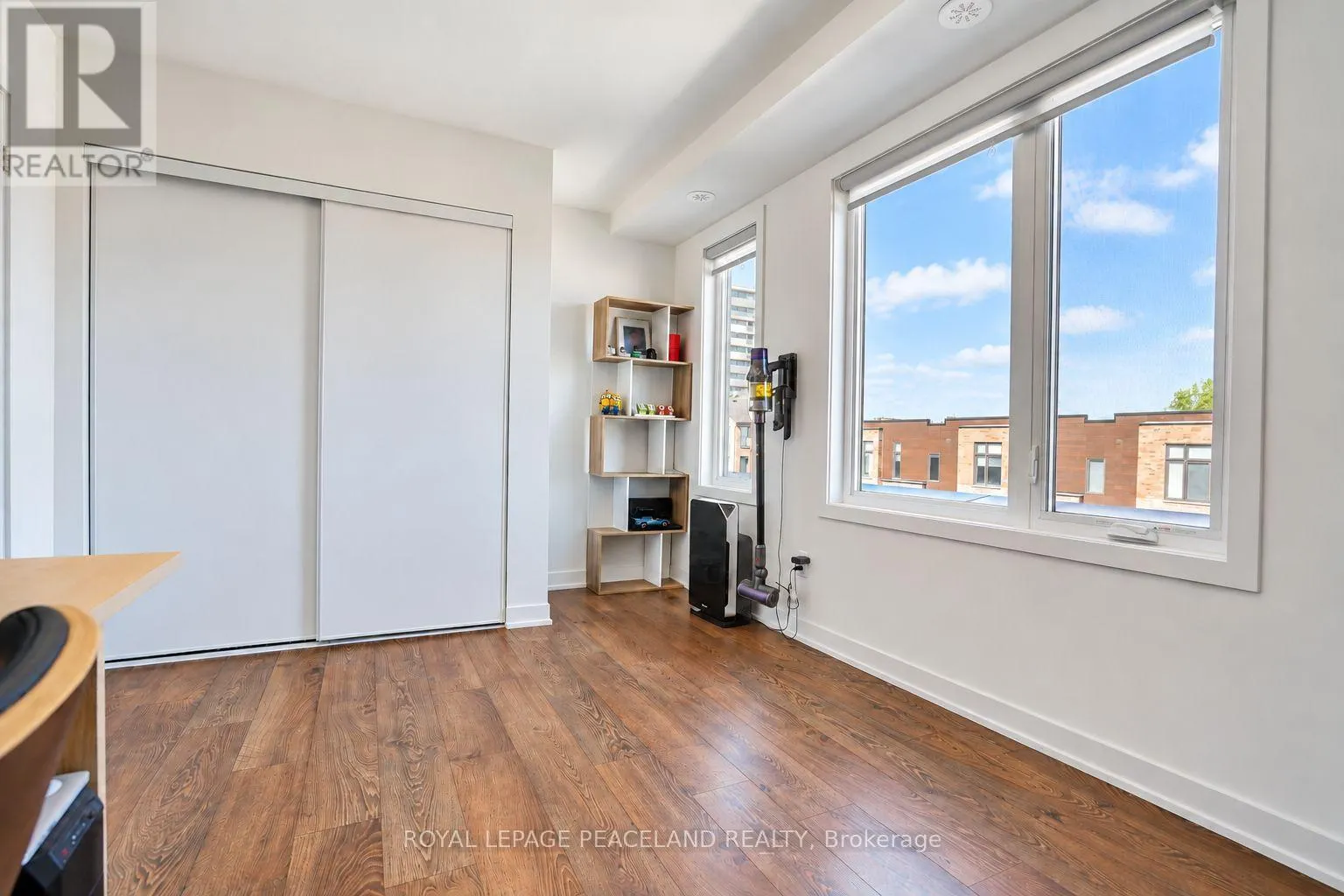 127 GREEN GARDENS BOULEVARD
