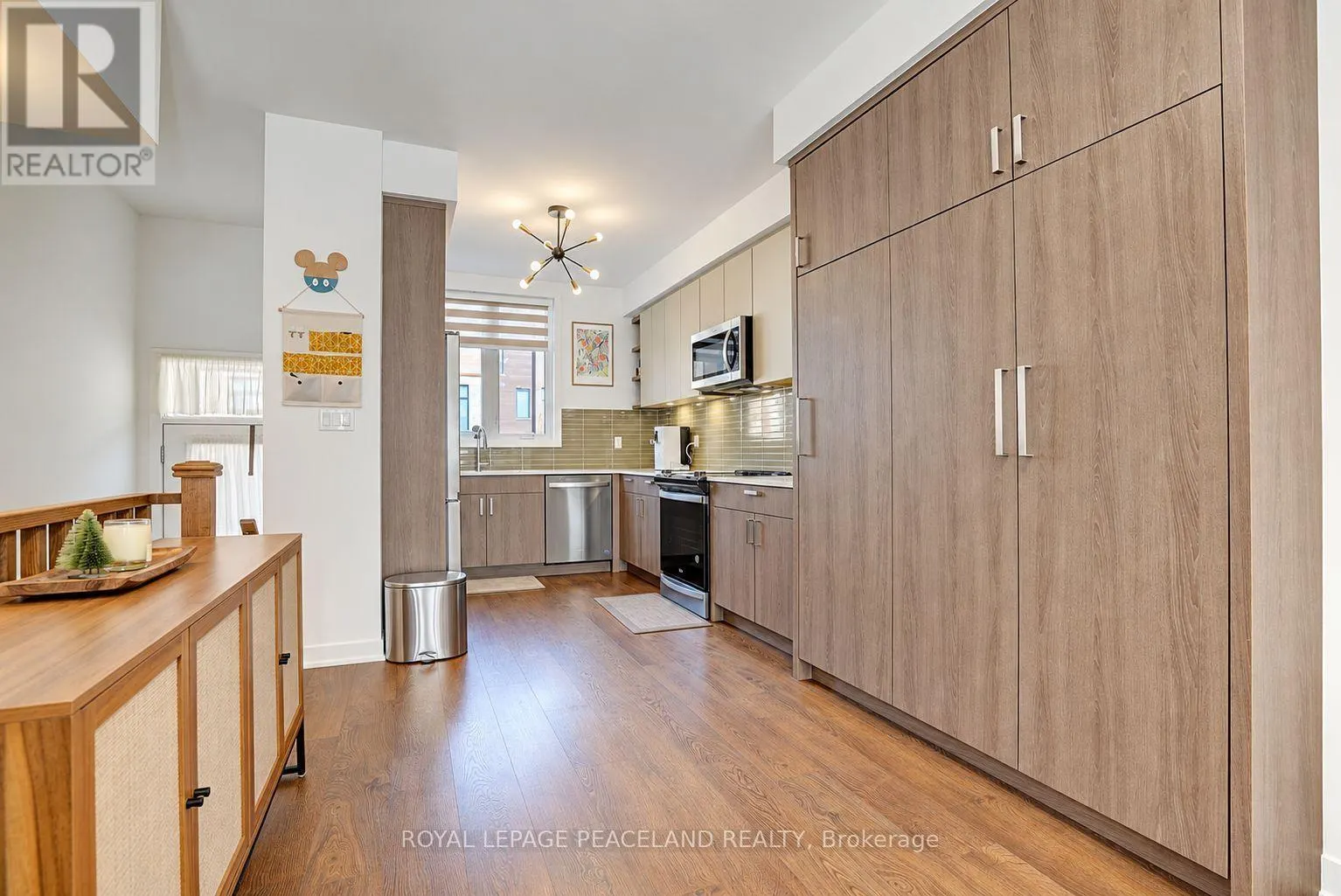 127 GREEN GARDENS BOULEVARD