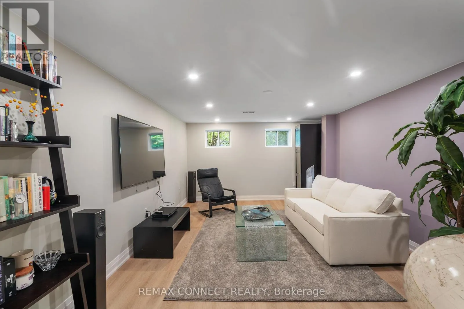 26 AVERDON CRESCENT