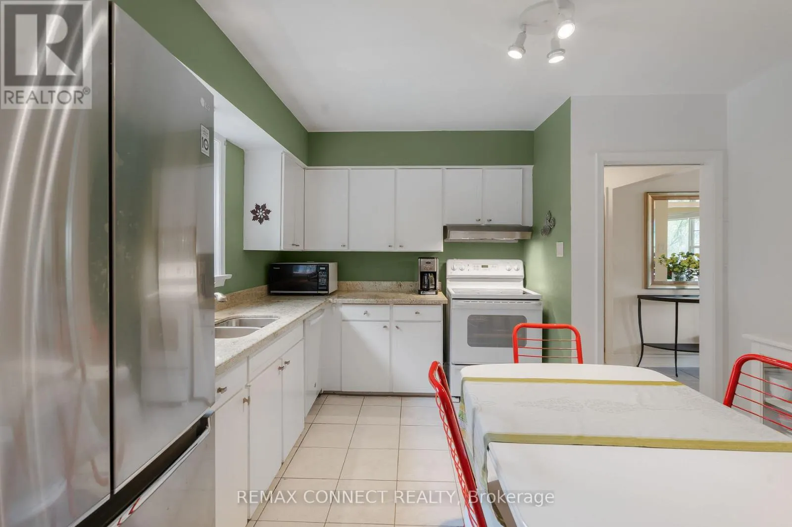 26 AVERDON CRESCENT
