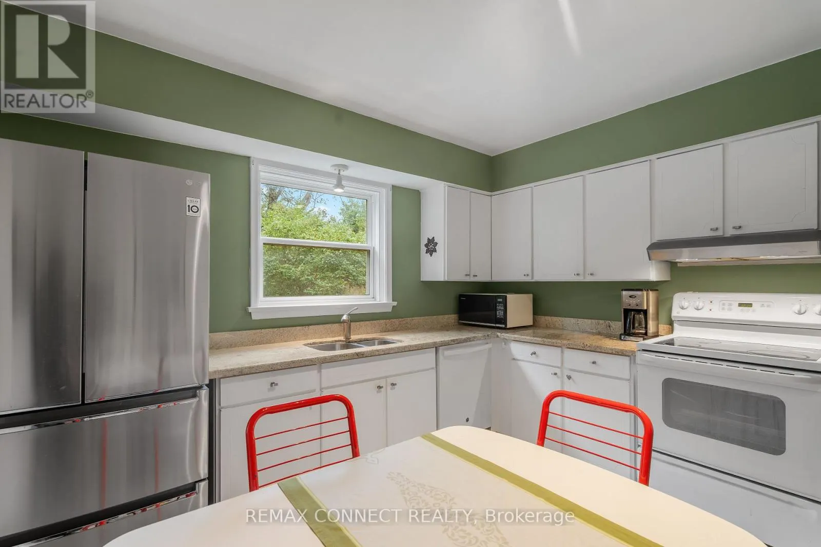 26 AVERDON CRESCENT