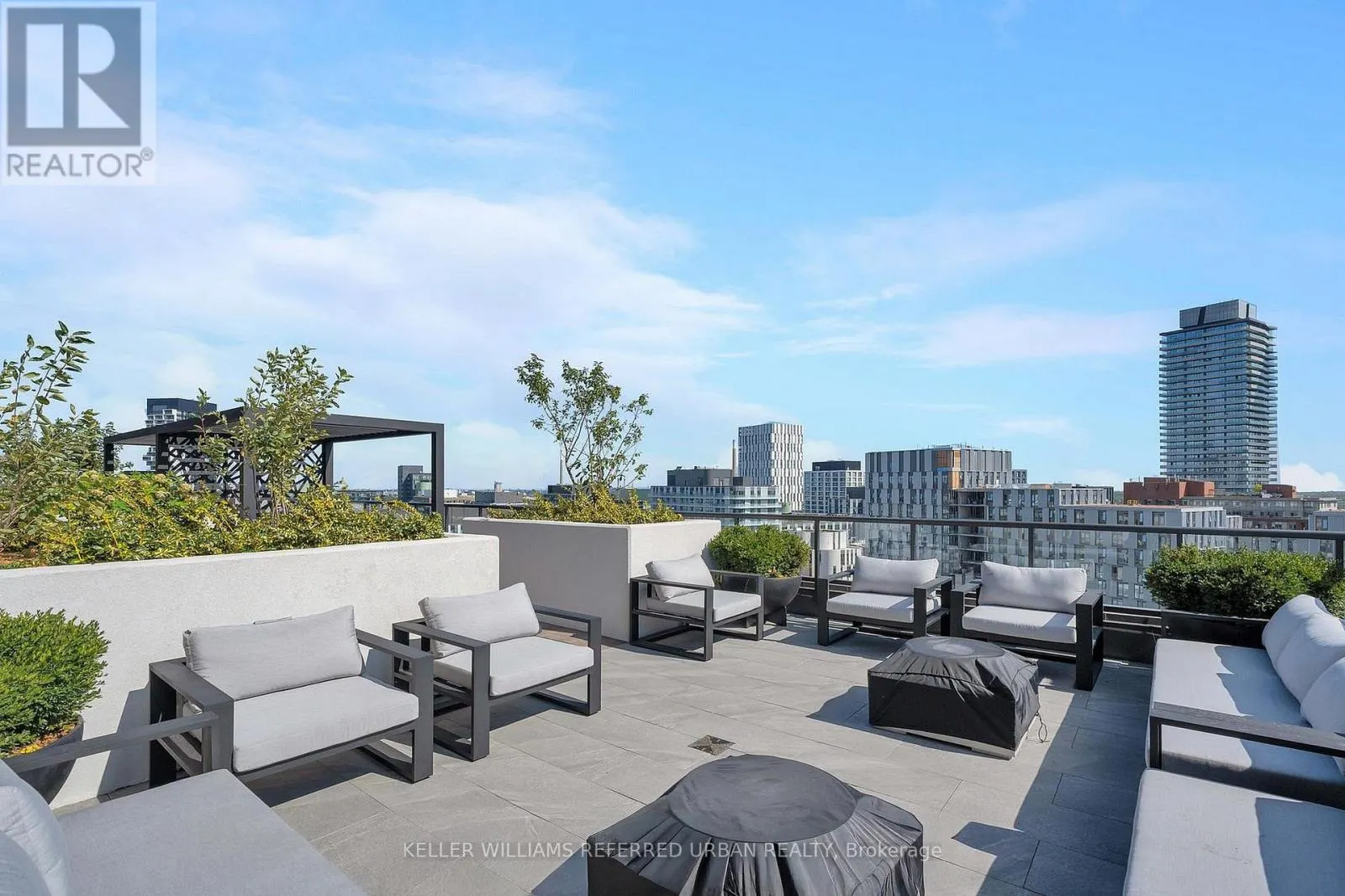 822 - 28 EASTERN AVENUE