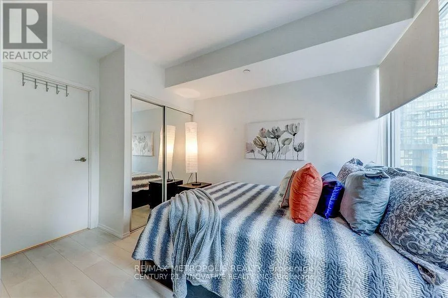 605 - 68 SHUTER STREET