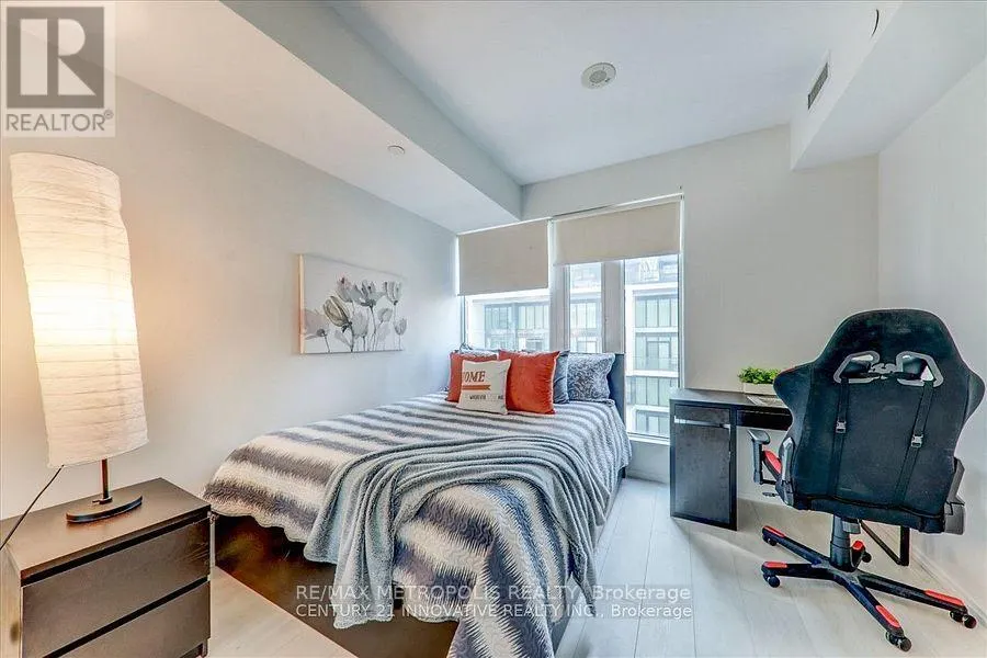 605 - 68 SHUTER STREET