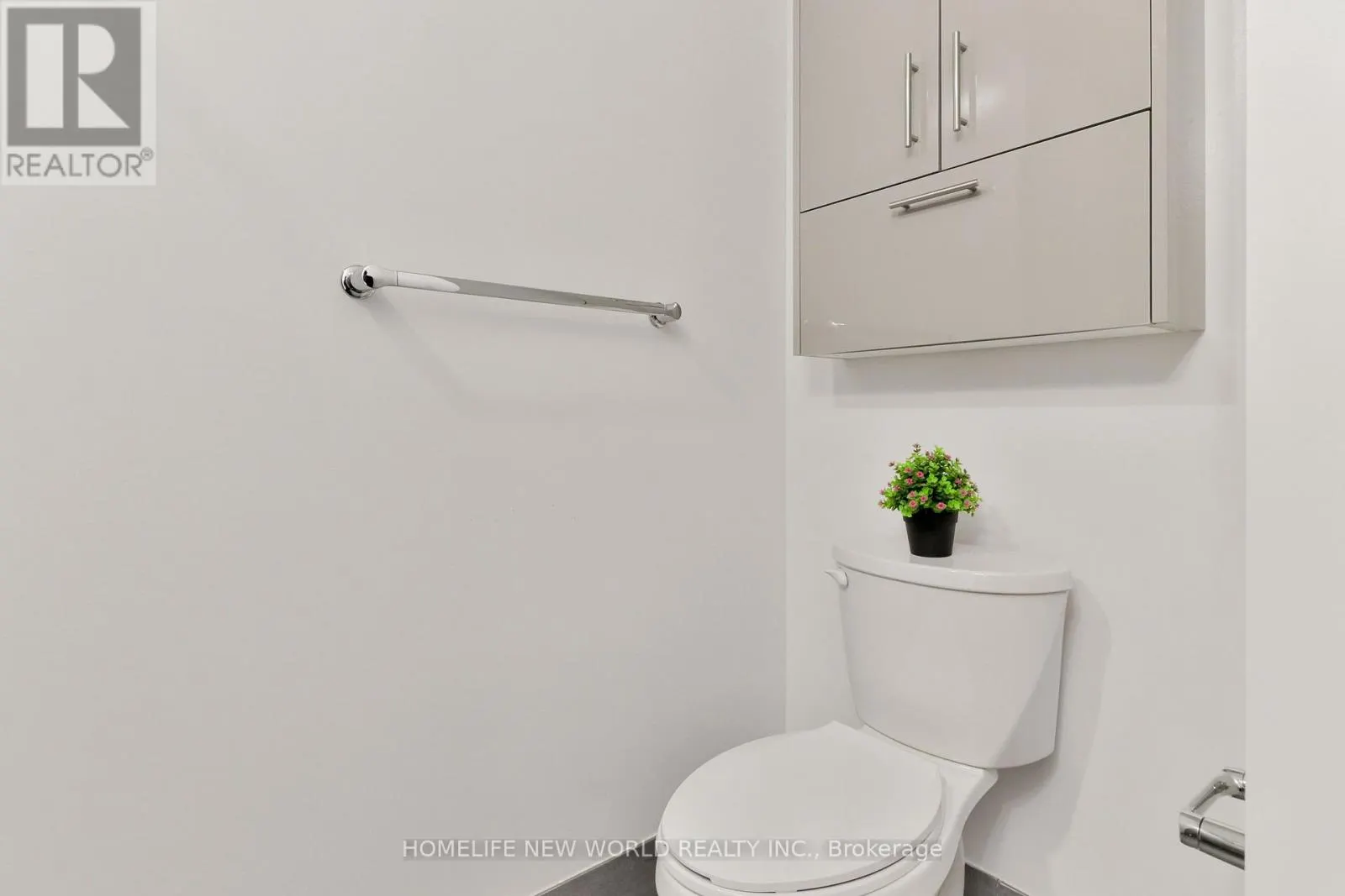 215 - 188 FAIRVIEW MALL DRIVE