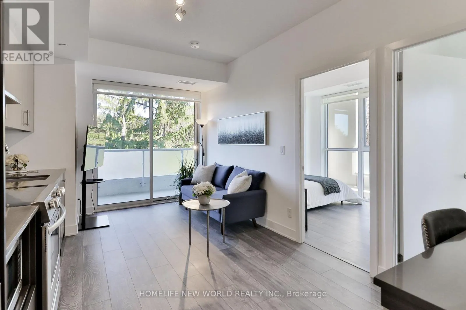 215 - 188 FAIRVIEW MALL DRIVE