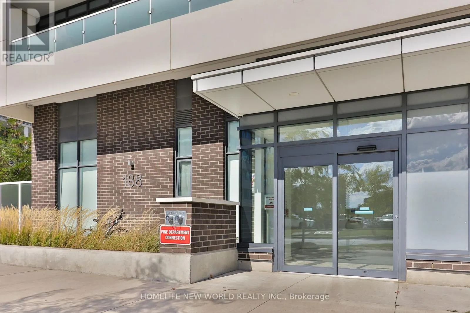 215 - 188 FAIRVIEW MALL DRIVE